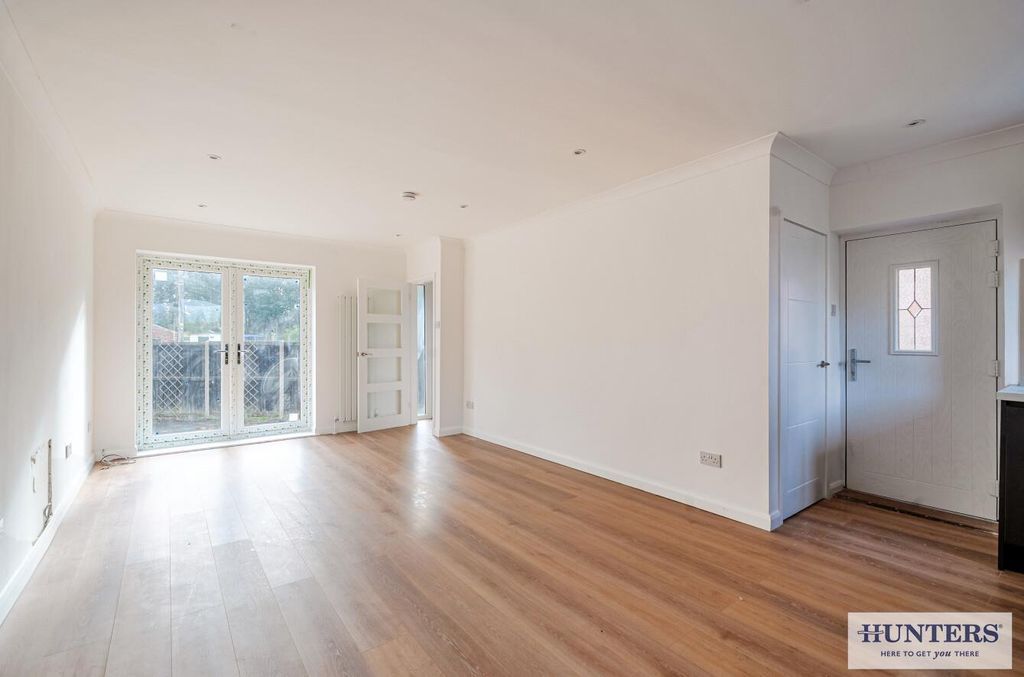 Property photo 2 of 18 144Cfe56-c83d-4d7E-8417-cc48B7Ebf5d2.Jpg