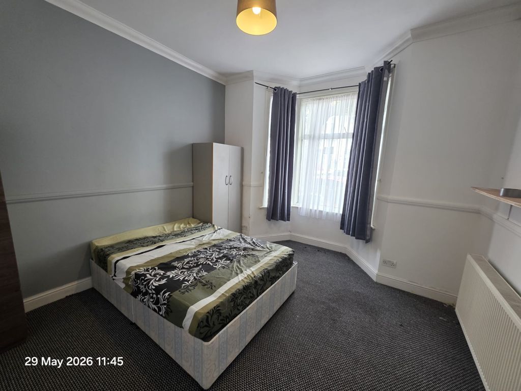 Property photo 1 of 4 5 Bed Terraced House To Rent Goldsmith Avenue, London E12