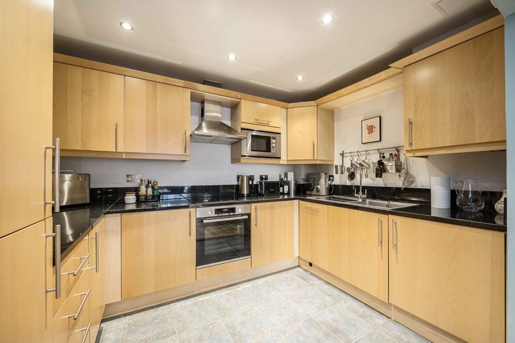 Property photo 3 of 5