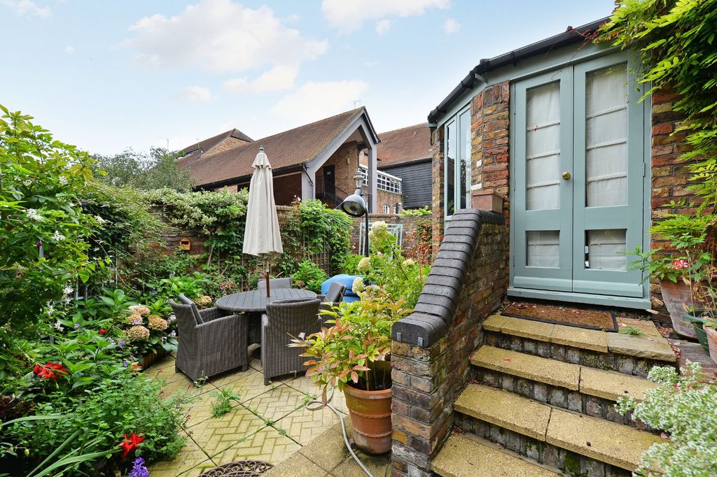 Property photo 1 of 14 Garden