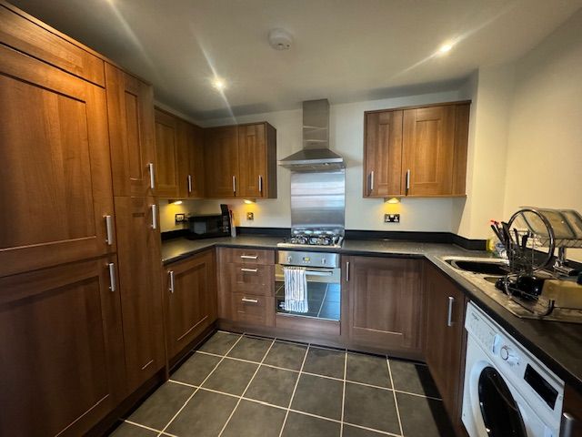 Property photo 3 of 7 Kitchen