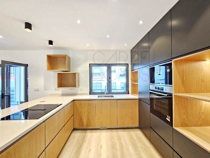 Property photo 2 of 58