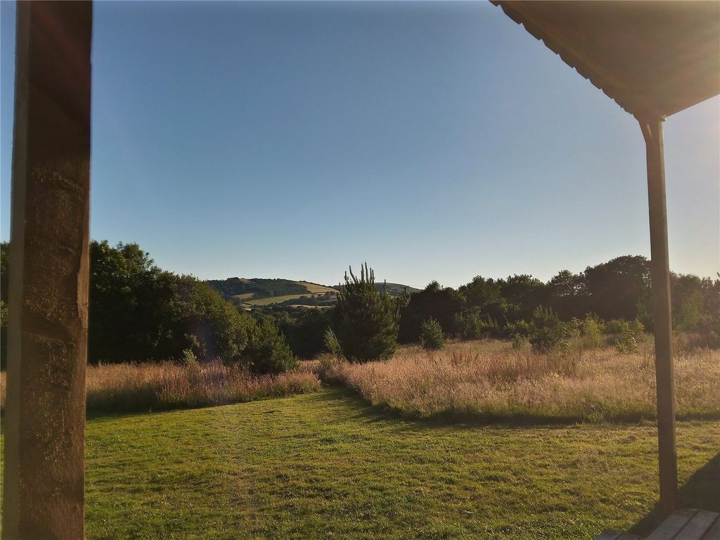 Property photo 1 of 46 Picture No. 06