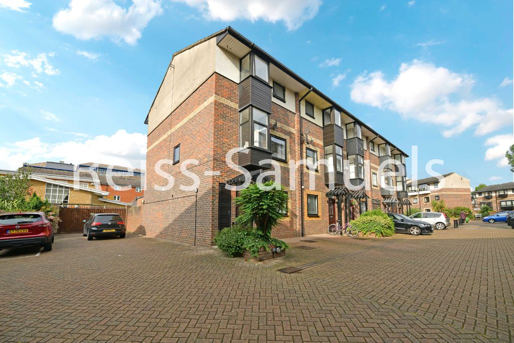 Property photo 1 of 37