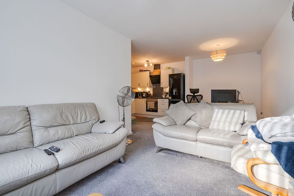 Property photo 2 of 16 3879525