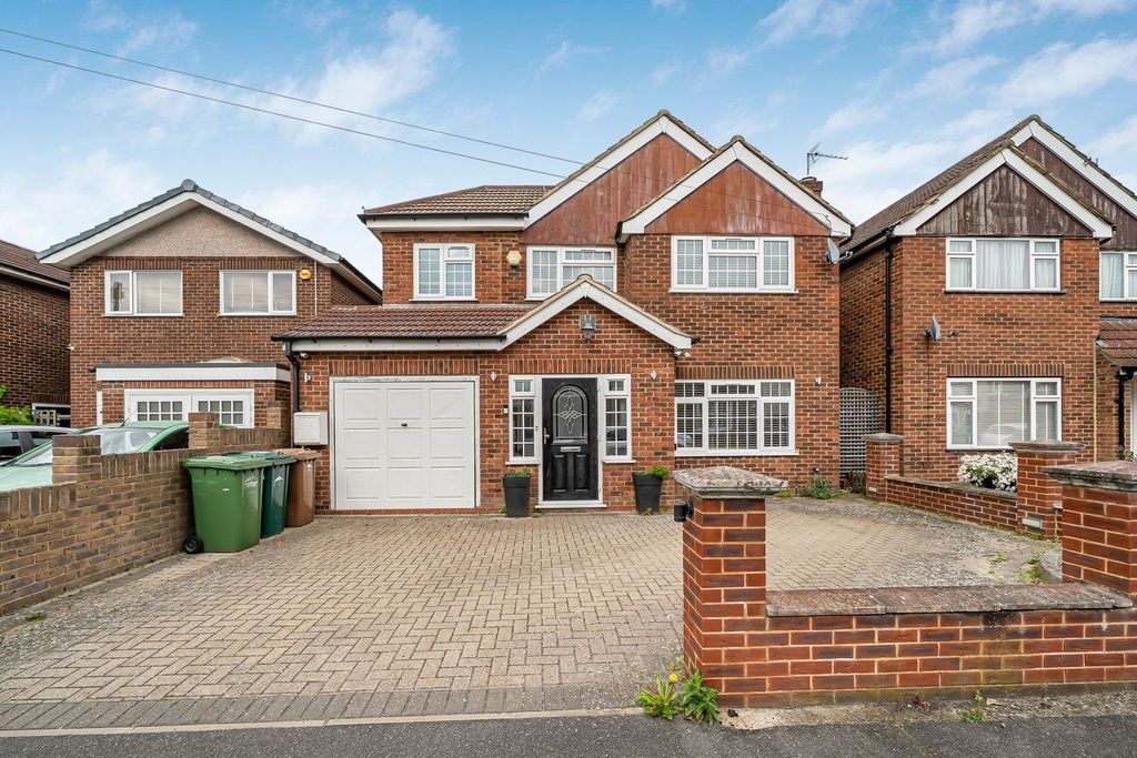 Property photo 1 of 28