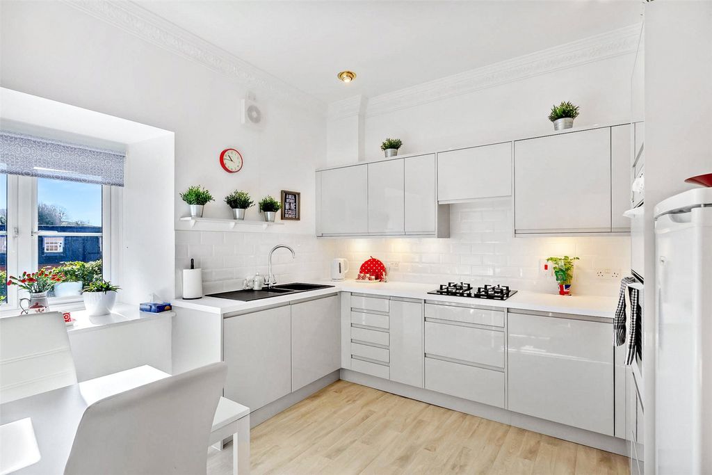 Property photo 3 of 15 Kitchen