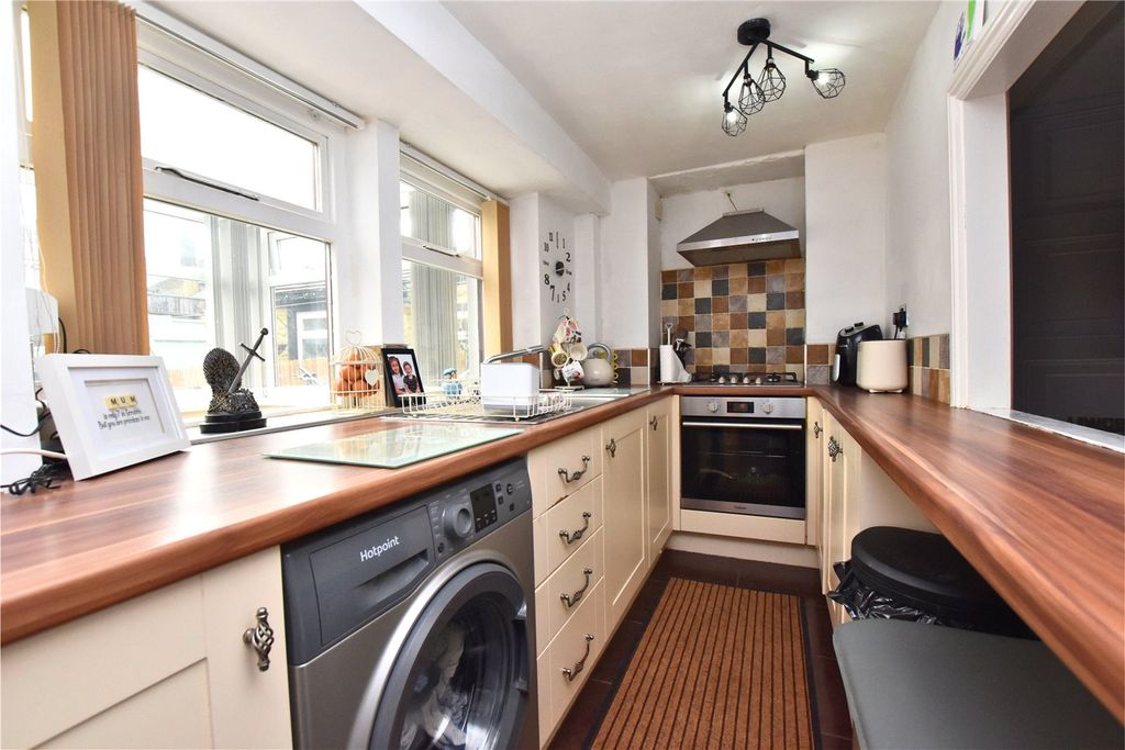Property photo 2 of 17 Picture No. 11