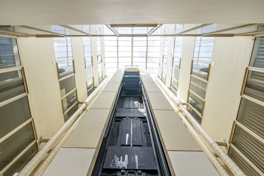 Property photo 3 of 7 Atrium