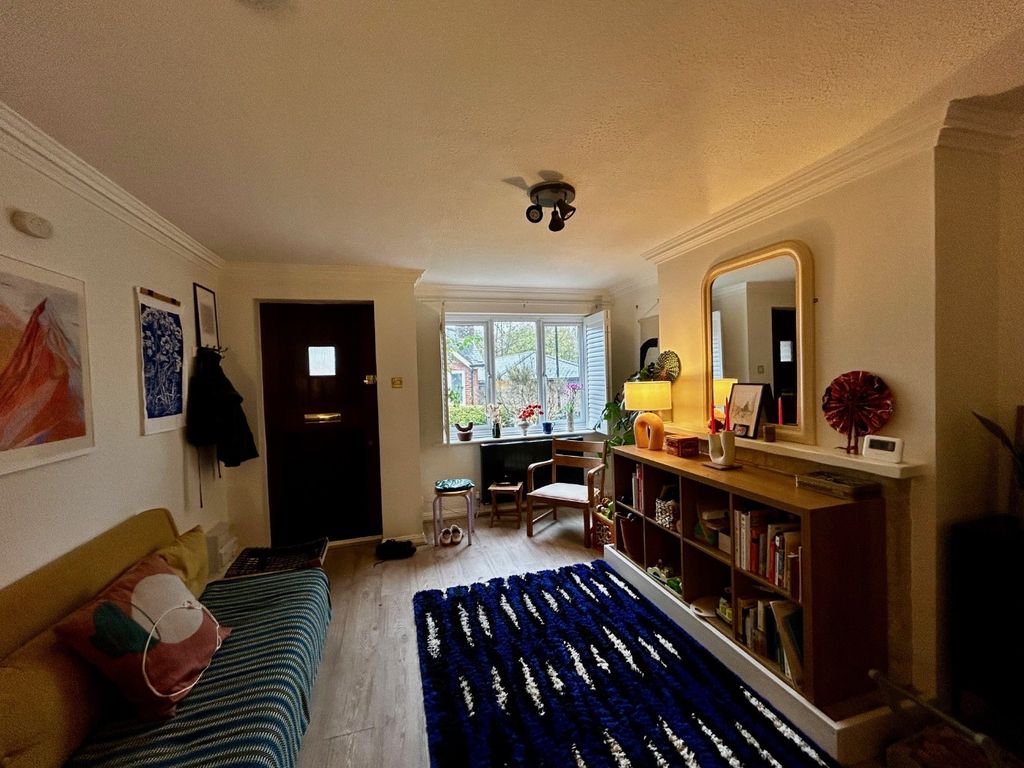 Property photo 2 of 15 4699922