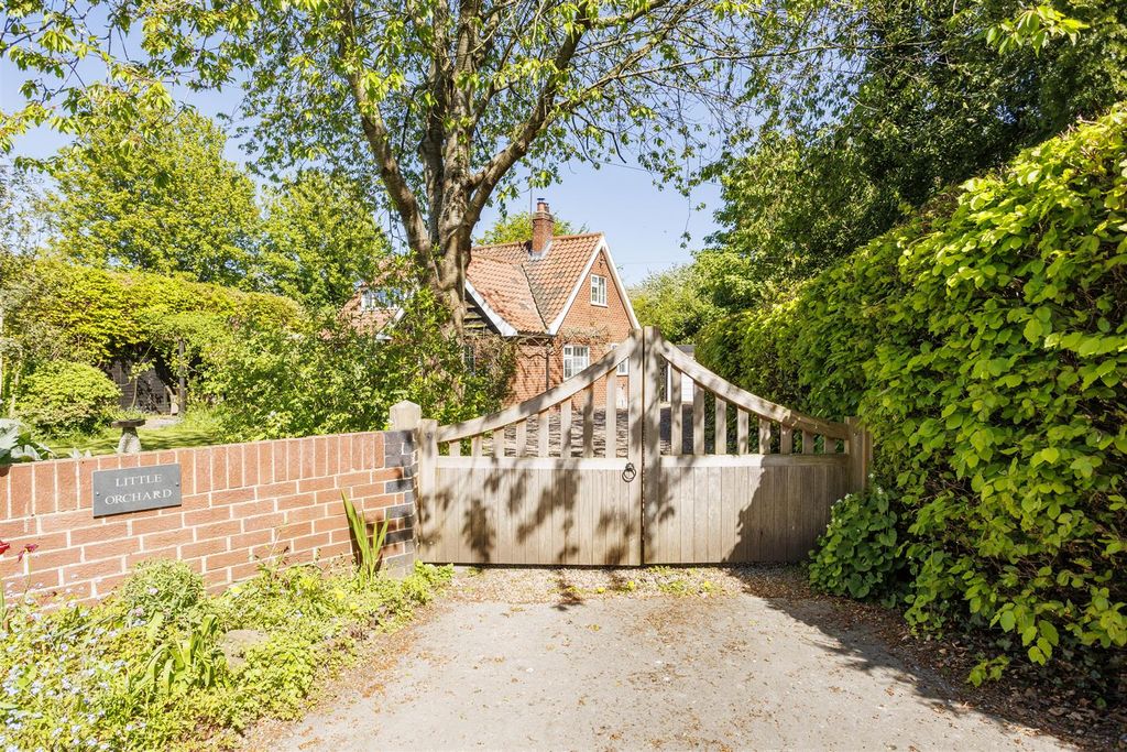 Property photo 3 of 43 Little_Orchard_Externals_6.Jpg