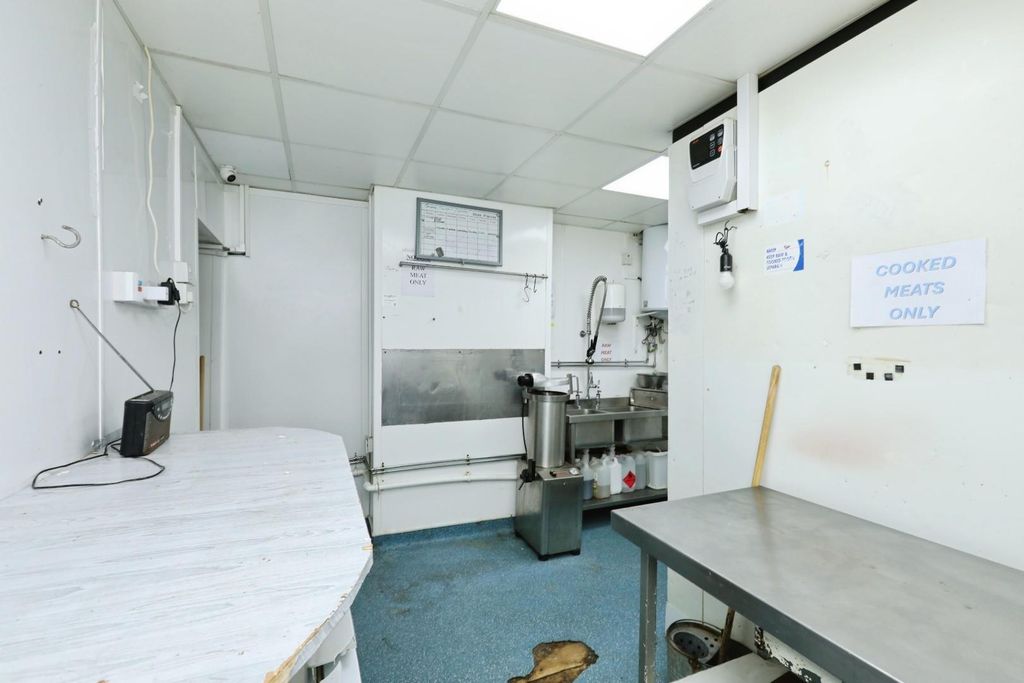 Property photo 3 of 24 Back Of Shop