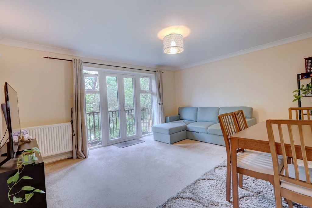 Property photo 2 of 11 Picture No. 15