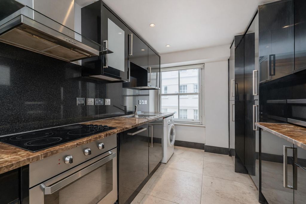 Property photo 3 of 10 B8847Fda-1246-4B7E-Ab57-1Ec005Ae325E.Png