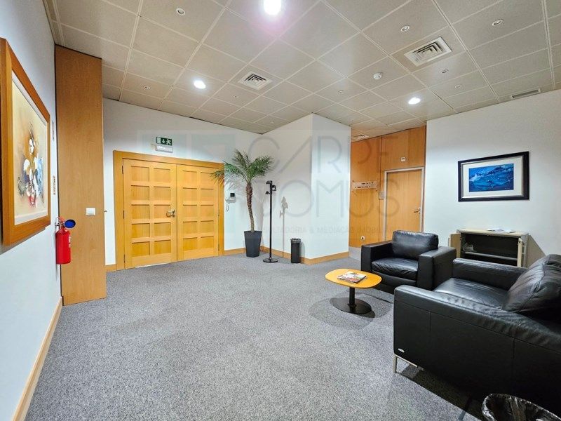 Property photo 3 of 51