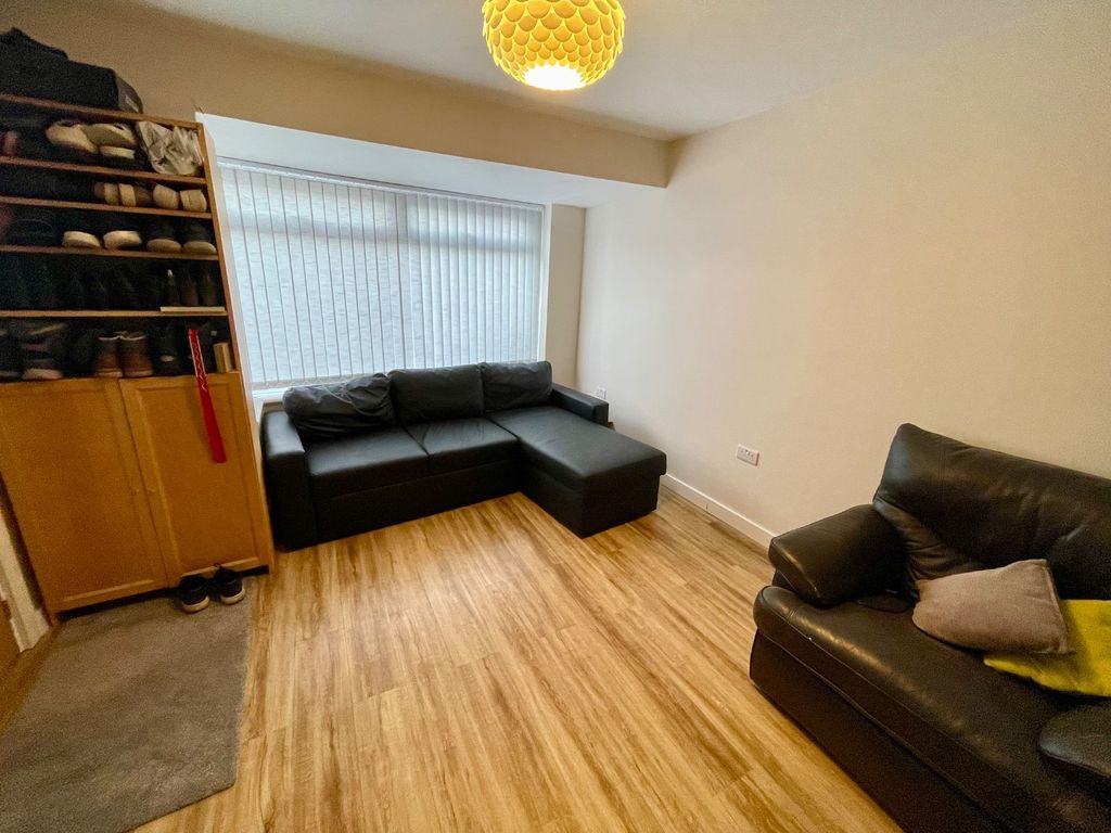 Property photo 3 of 14 4817523