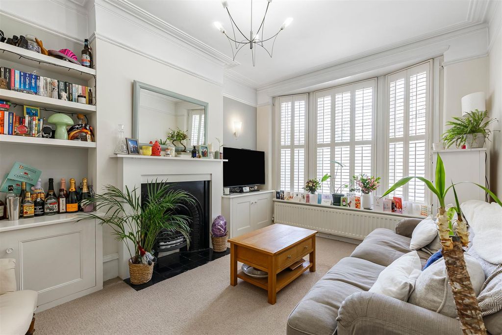 Property photo 2 of 11
