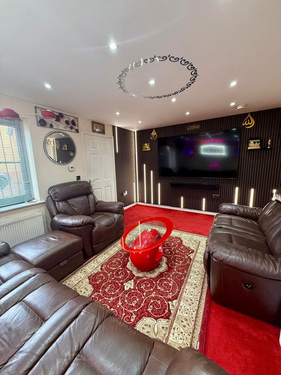 Property photo 2 of 13