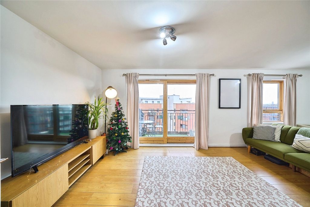 Property photo 1 of 18 Picture No. 14