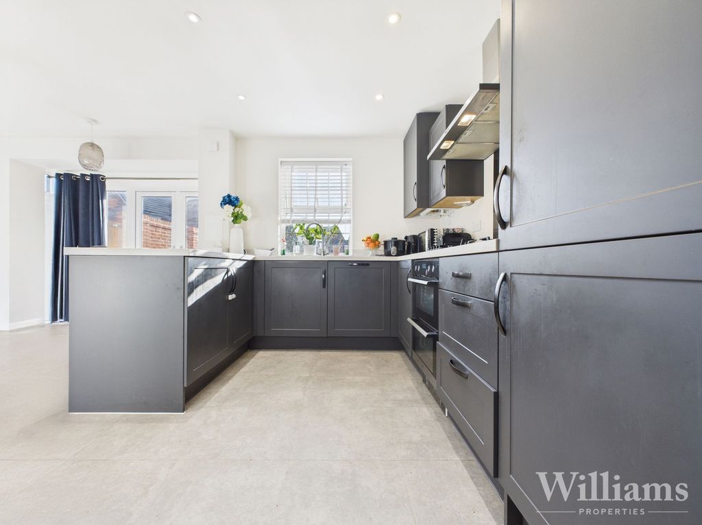 Property photo 3 of 22