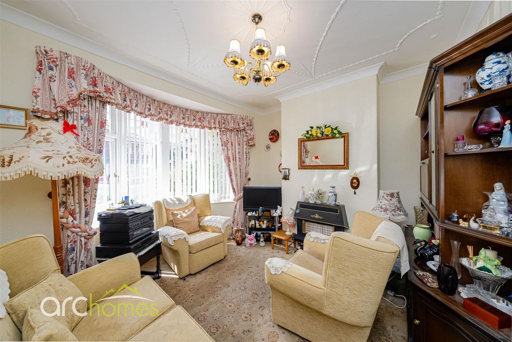 Property photo 2 of 27 Lynwood-2.Jpg