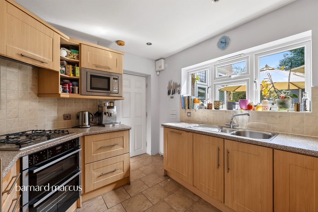 Property photo 2 of 24