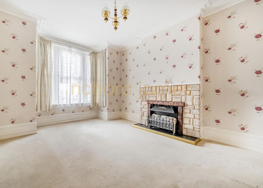 Property photo 3 of 14 Dabb24Cb-ce18-4E31-8699-893Ccf75B343.Jpg