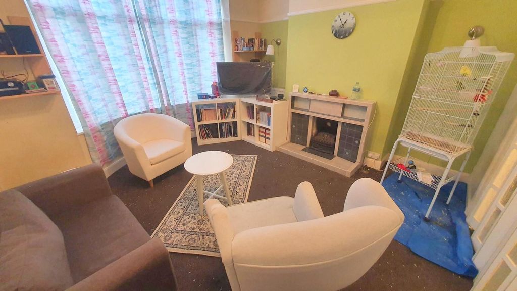 Property photo 2 of 9
