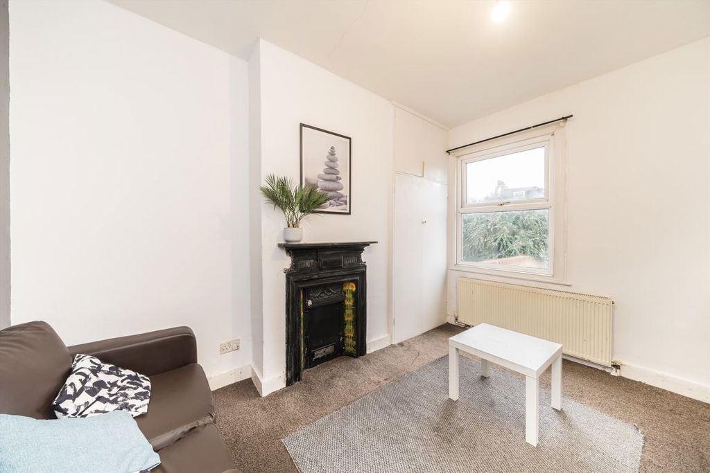 Property photo 3 of 8