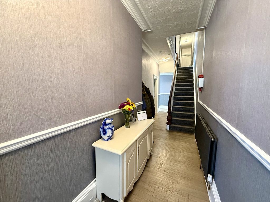 Property photo 2 of 26 Entrance Hall