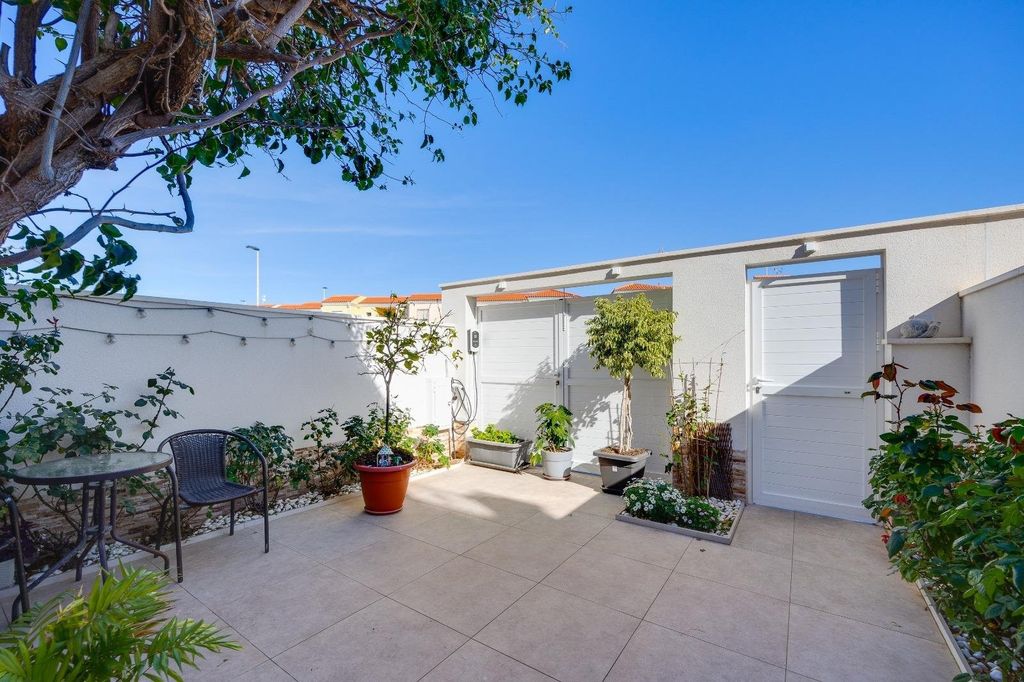 Property photo 3 of 50