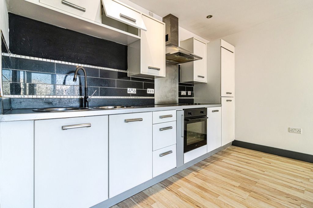 Property photo 3 of 14 Photo