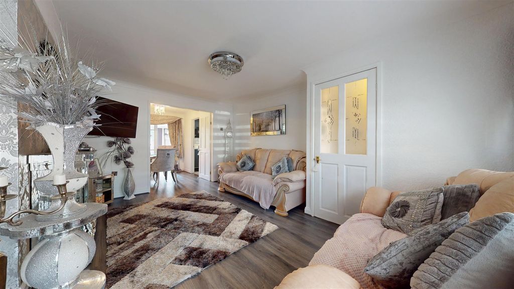 Property photo 2 of 28 Case Road Living Room