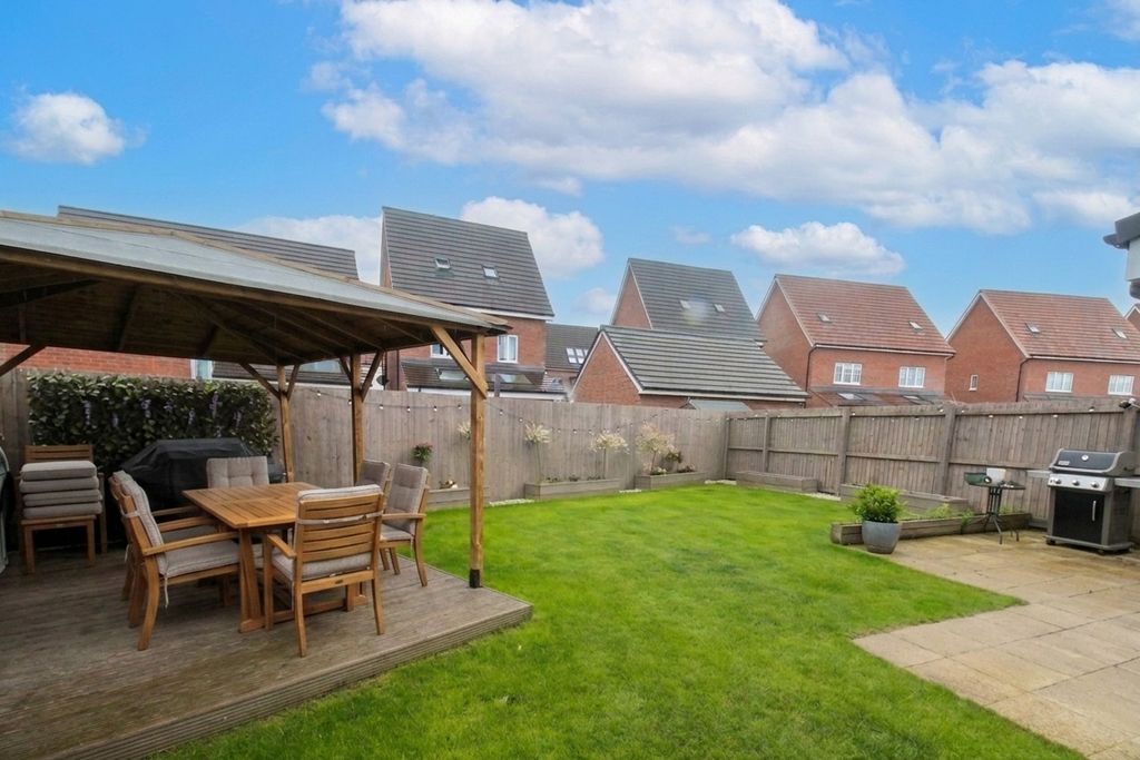 Property photo 2 of 30