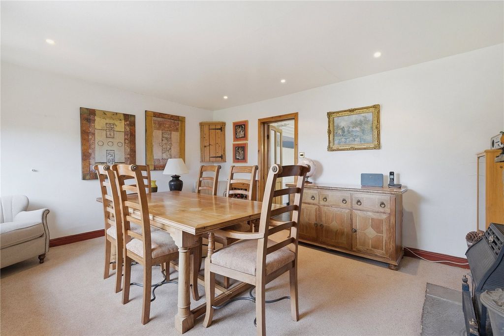 Property photo 3 of 31 Dining Room