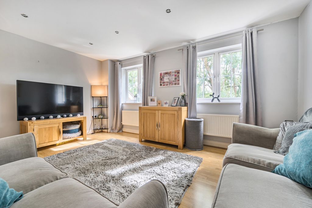Property photo 2 of 23 1350184-2-68c83d7...
