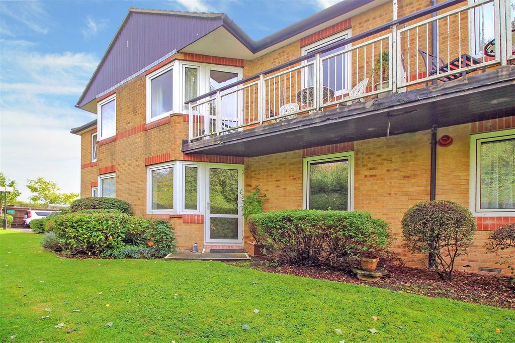 Property photo 2 of 9 12Homeholly_Houseextdp_Dp_23Rear.Jpg