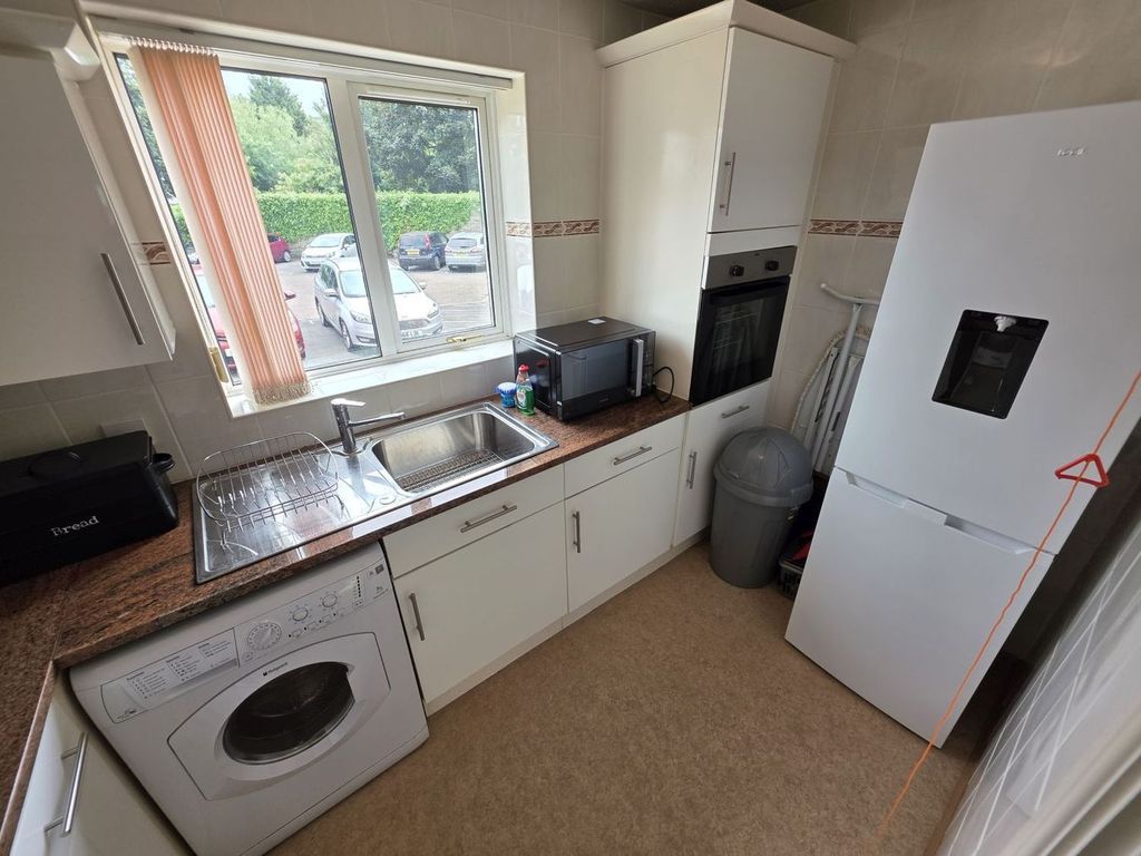 Additional image 10 of 1 bed property for salePriory Gardens, Abergavenny NP7