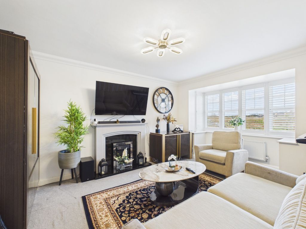 Property photo 2 of 19 5015525