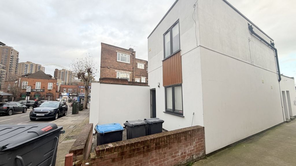 Property photo 2 of 7 Photo 9