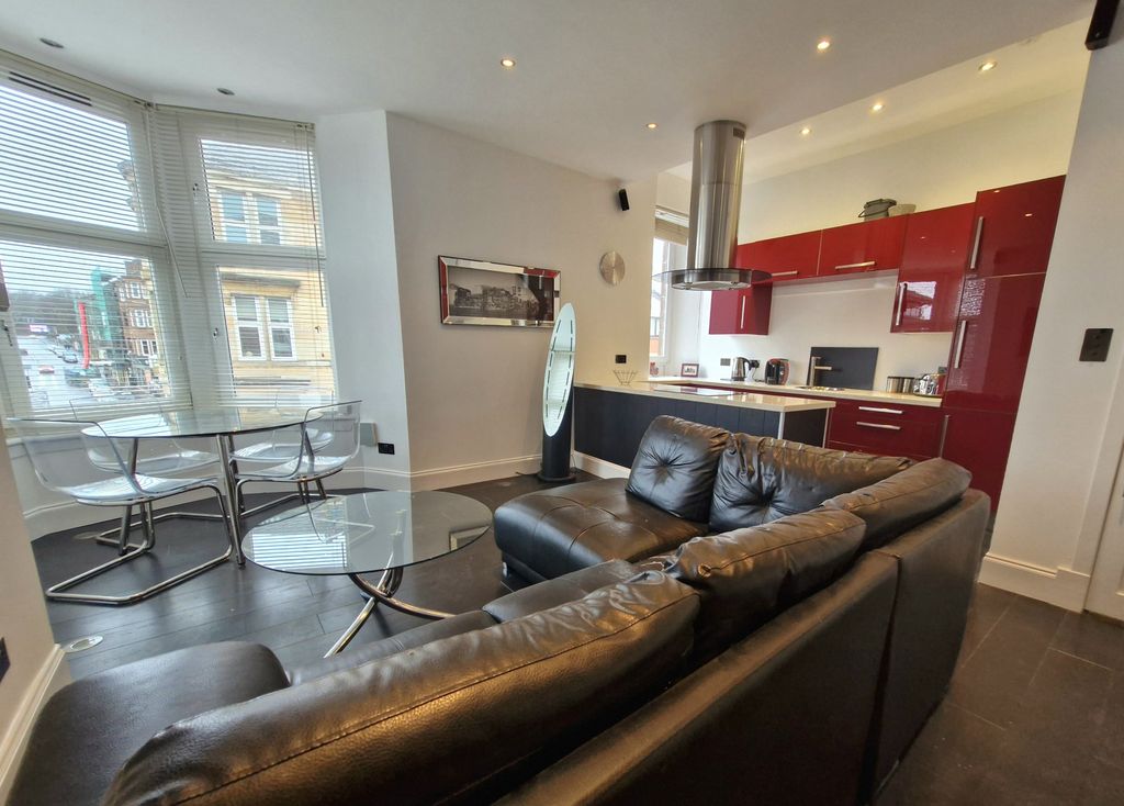 Property photo 1 of 6 Lounge