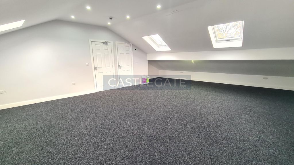 Property photo 2 of 8 20251105_121032