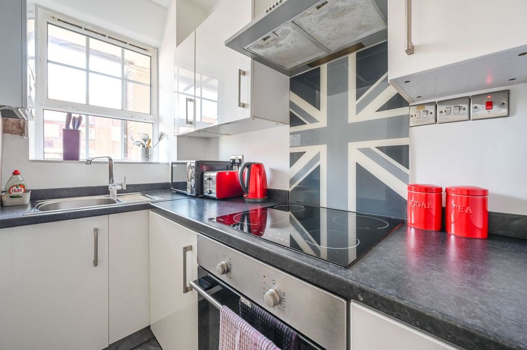 Property photo 1 of 10