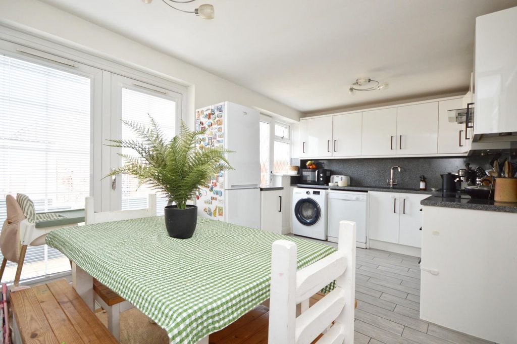 Property photo 3 of 14 Kitchen/Dining Room