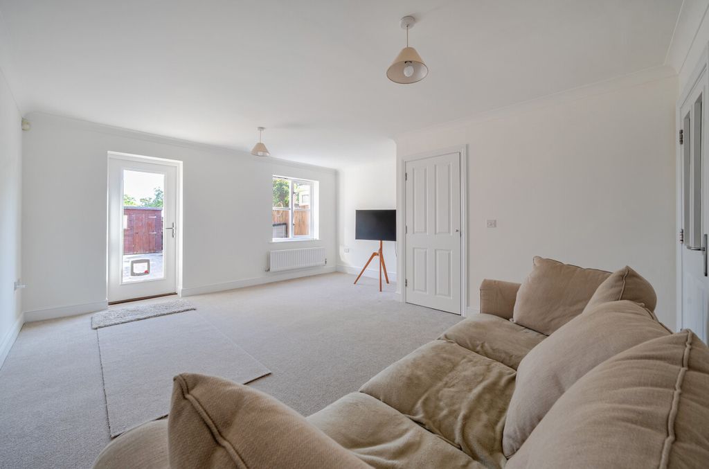 Property photo 2 of 15 1456287-6-69Fc5E9...