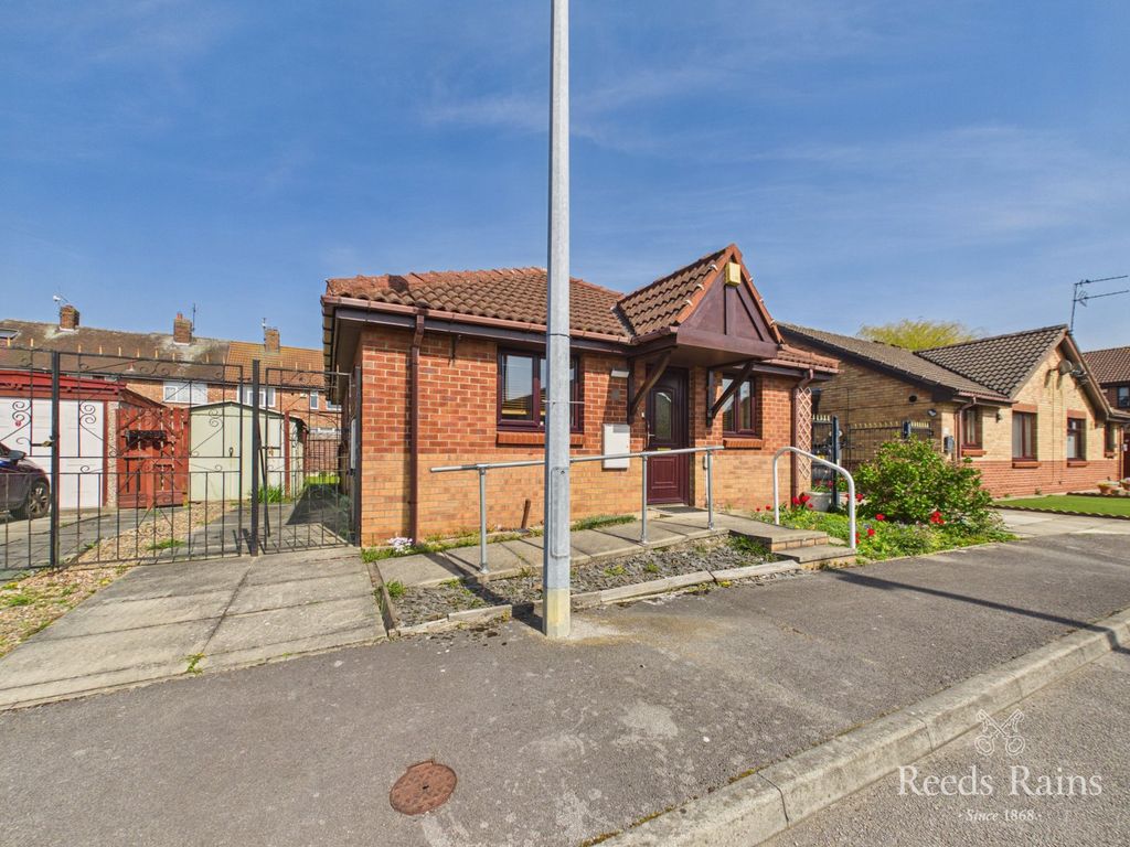 Property photo 1 of 15 External