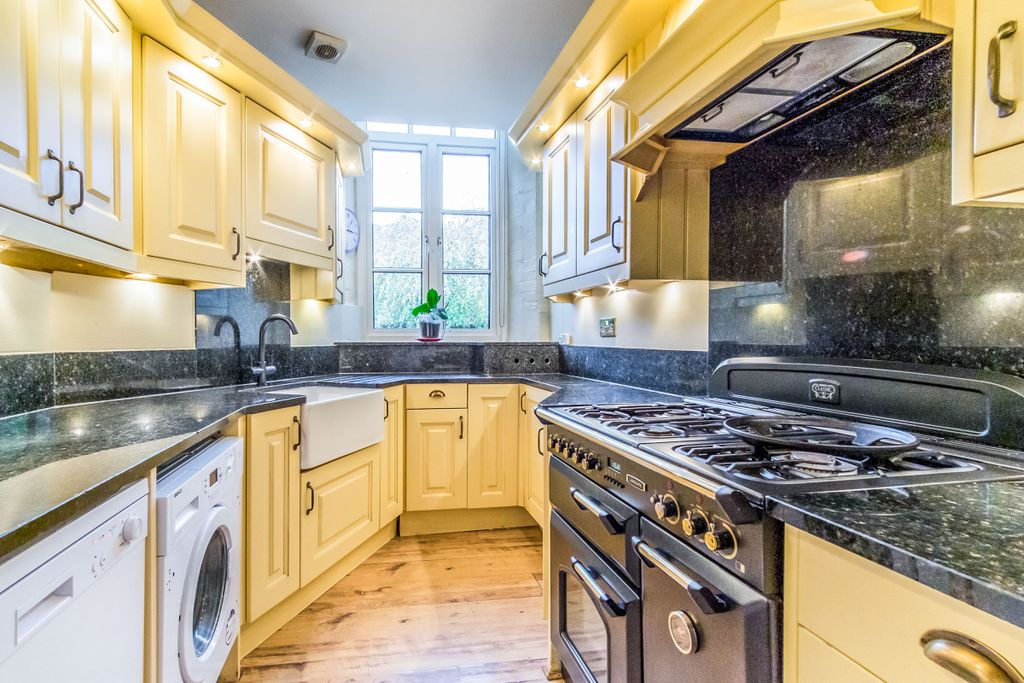 Property photo 3 of 15 Kitchen