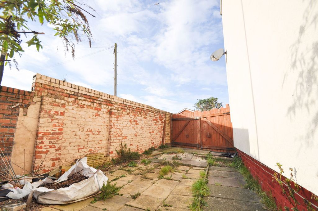 Property photo 3 of 26