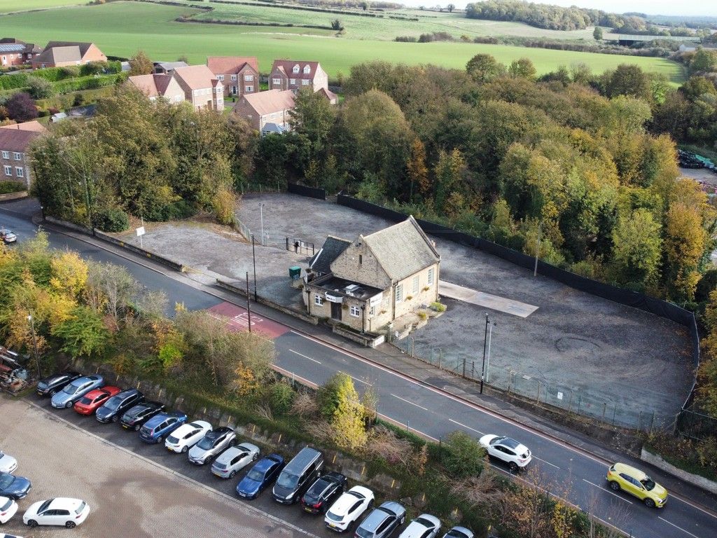 Property photo 1 of 10 Photo 3