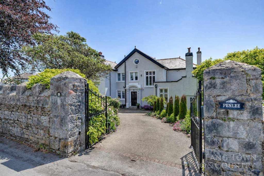 Property photo 1 of 39